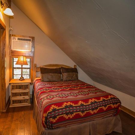 Nrs Event Center & Guest Ranch Hotel Decatur Bagian luar foto