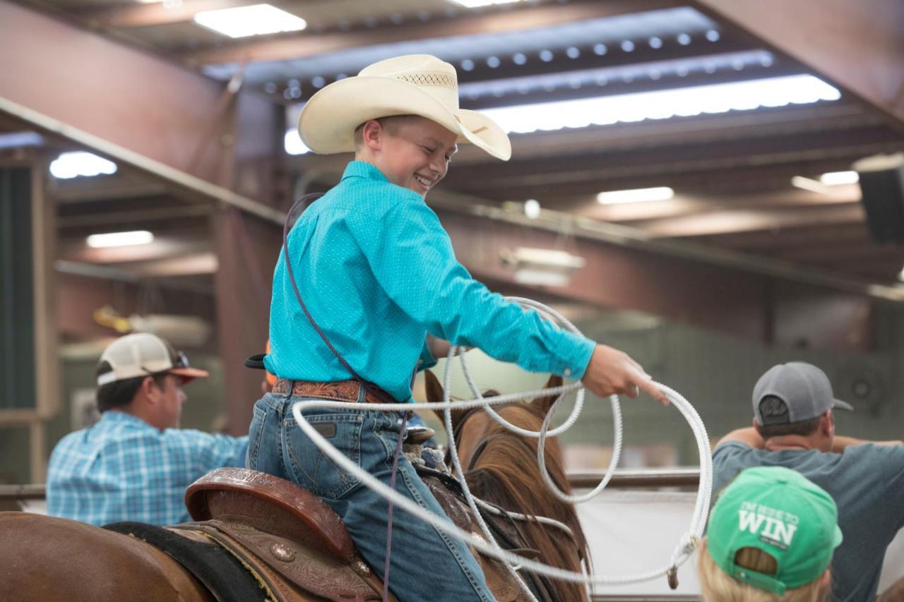 Nrs Event Center & Guest Ranch Hotel Decatur Bagian luar foto