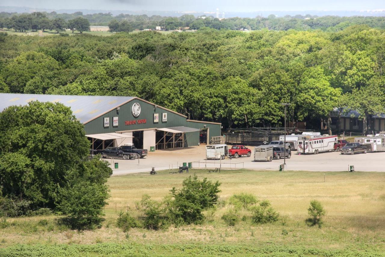 Nrs Event Center & Guest Ranch Hotel Decatur Bagian luar foto