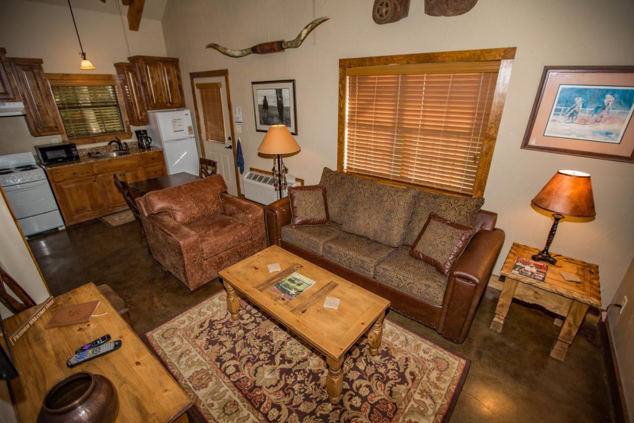 Nrs Event Center & Guest Ranch Hotel Decatur Bagian luar foto