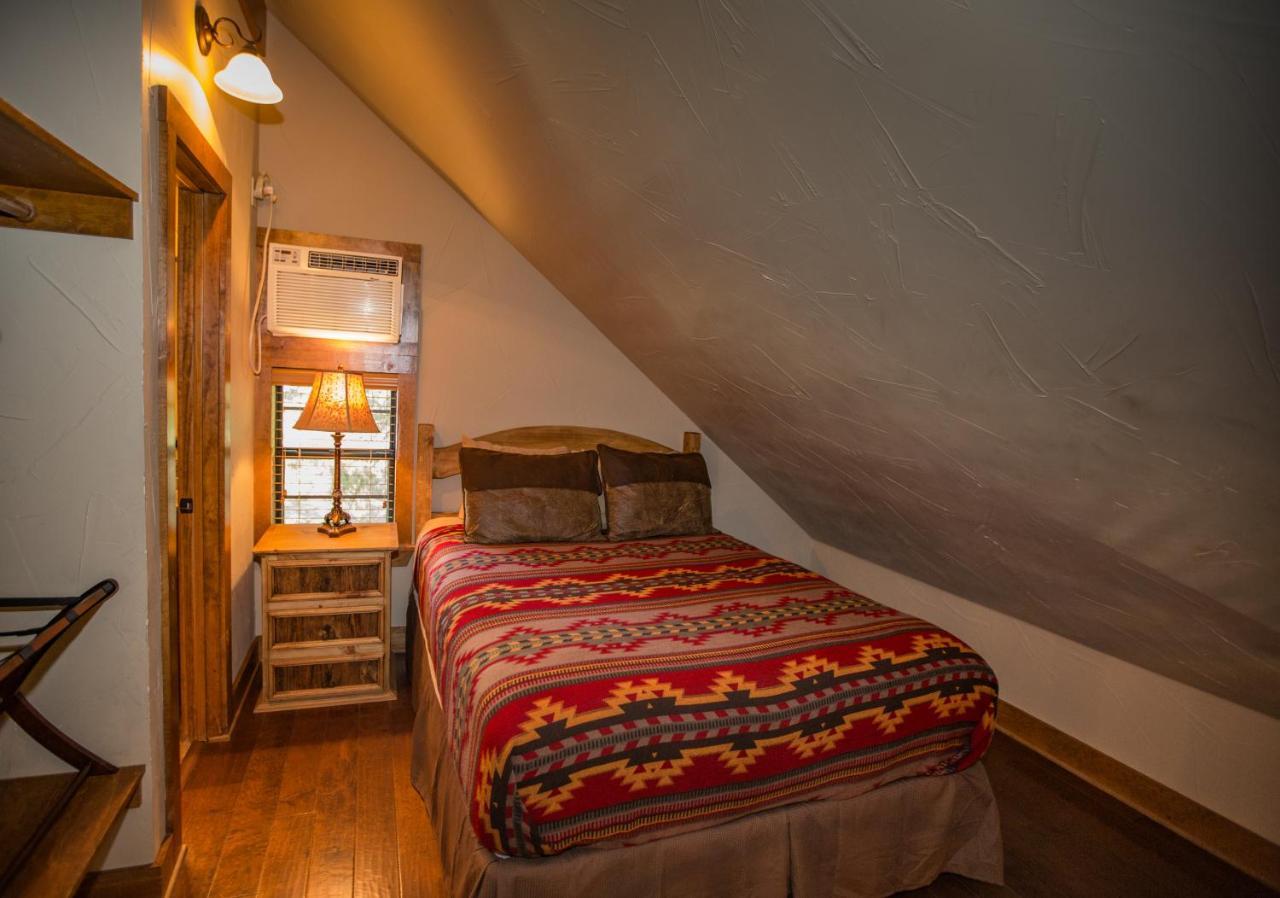 Nrs Event Center & Guest Ranch Hotel Decatur Bagian luar foto