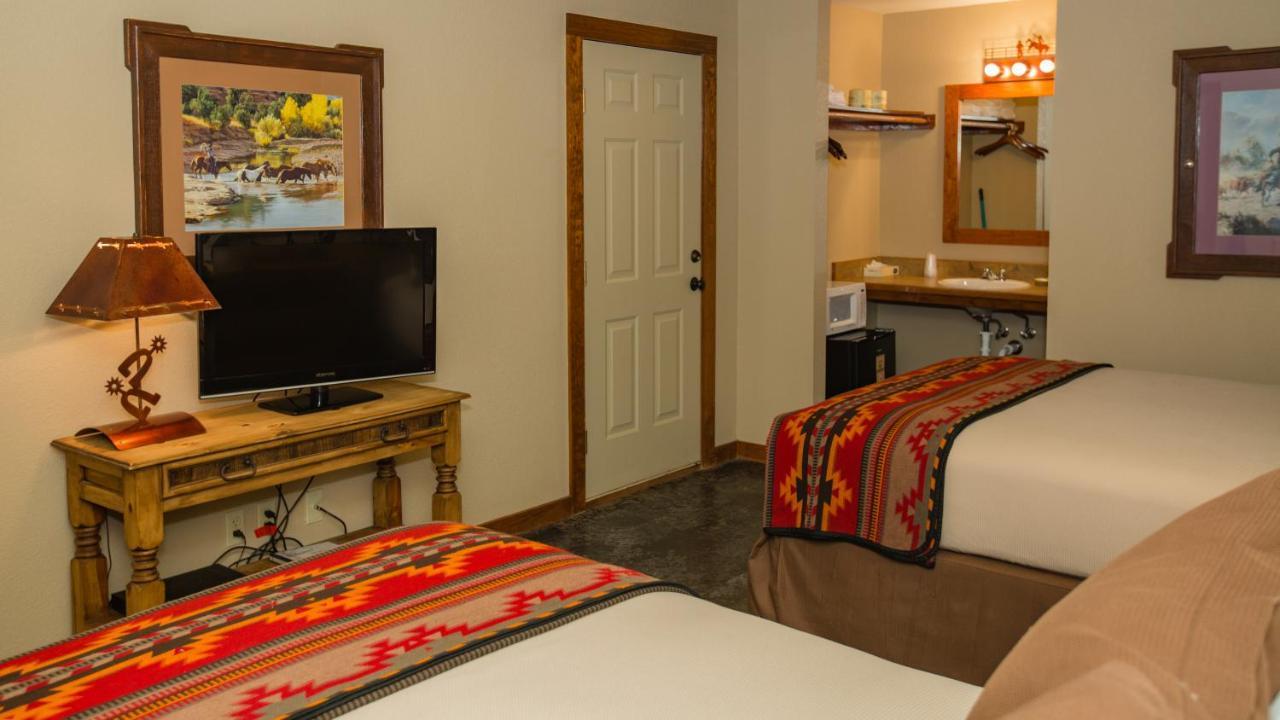 Nrs Event Center & Guest Ranch Hotel Decatur Bagian luar foto