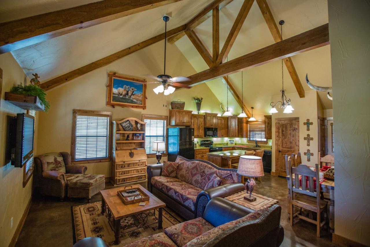 Nrs Event Center & Guest Ranch Hotel Decatur Bagian luar foto