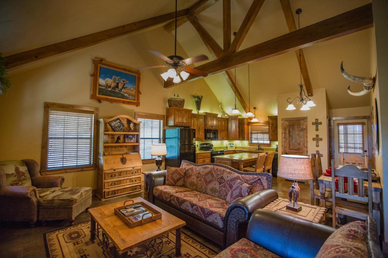 Nrs Event Center & Guest Ranch Hotel Decatur Bagian luar foto