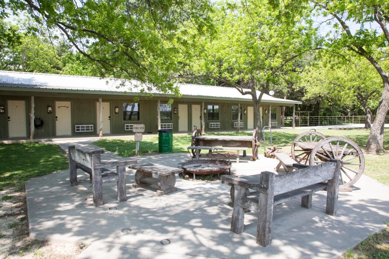Nrs Event Center & Guest Ranch Hotel Decatur Bagian luar foto