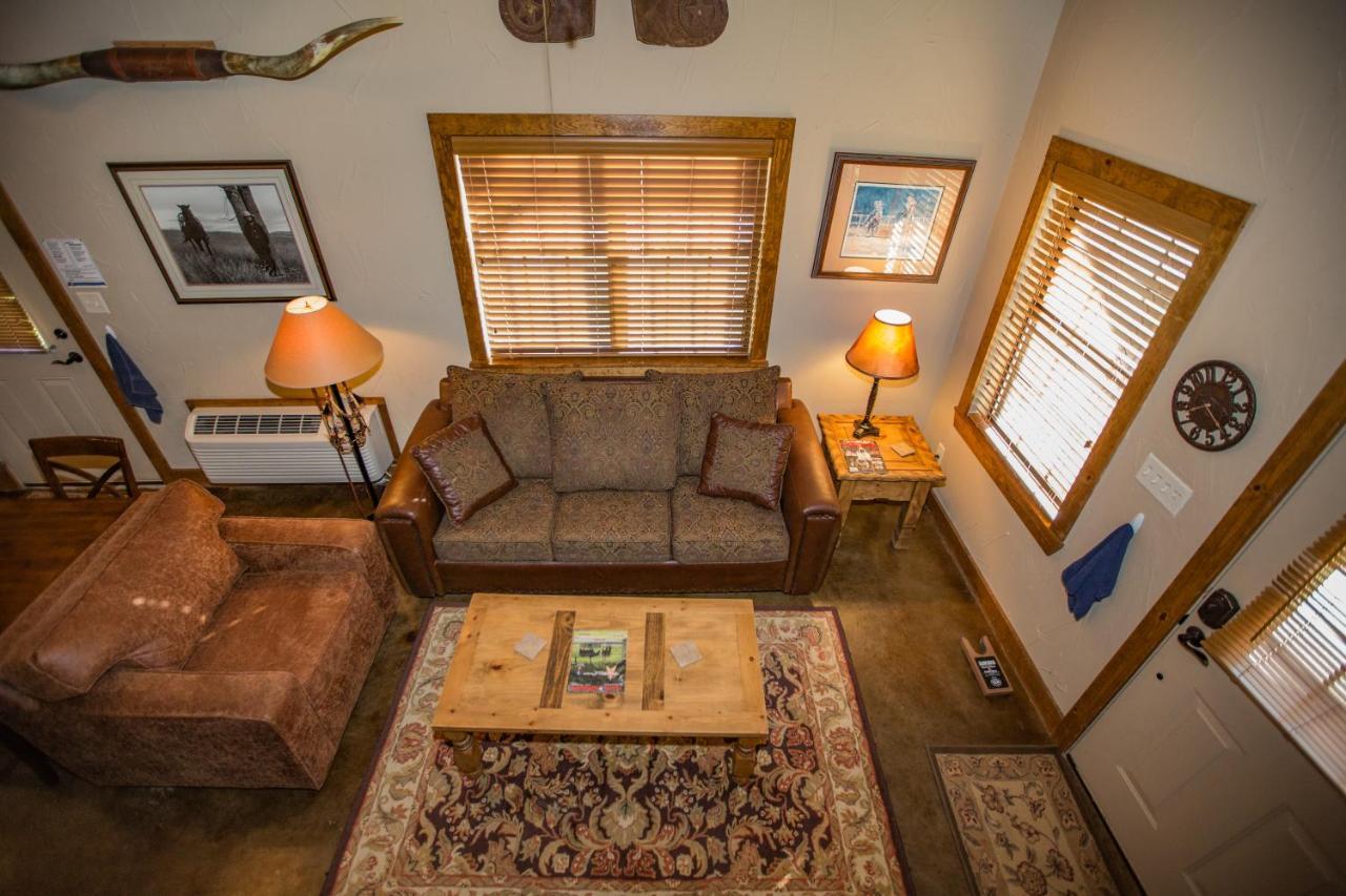 Nrs Event Center & Guest Ranch Hotel Decatur Bagian luar foto