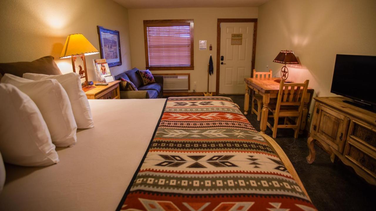 Nrs Event Center & Guest Ranch Hotel Decatur Bagian luar foto